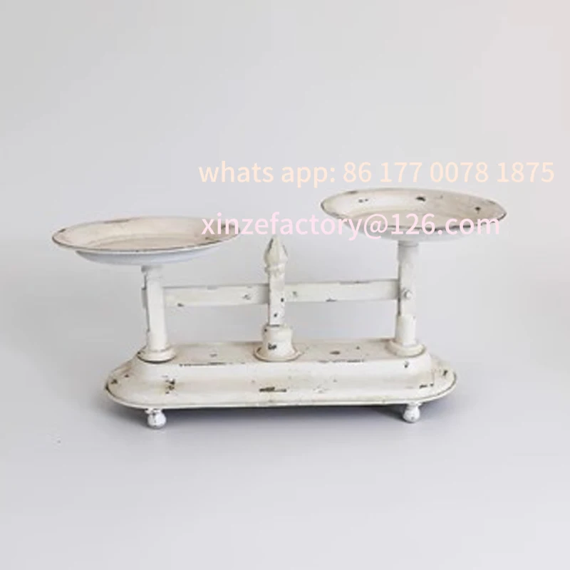 Customizable Vintage Style Decorative Figurine Balance Scale Rustic Iron Effect for Grocery Store Theme