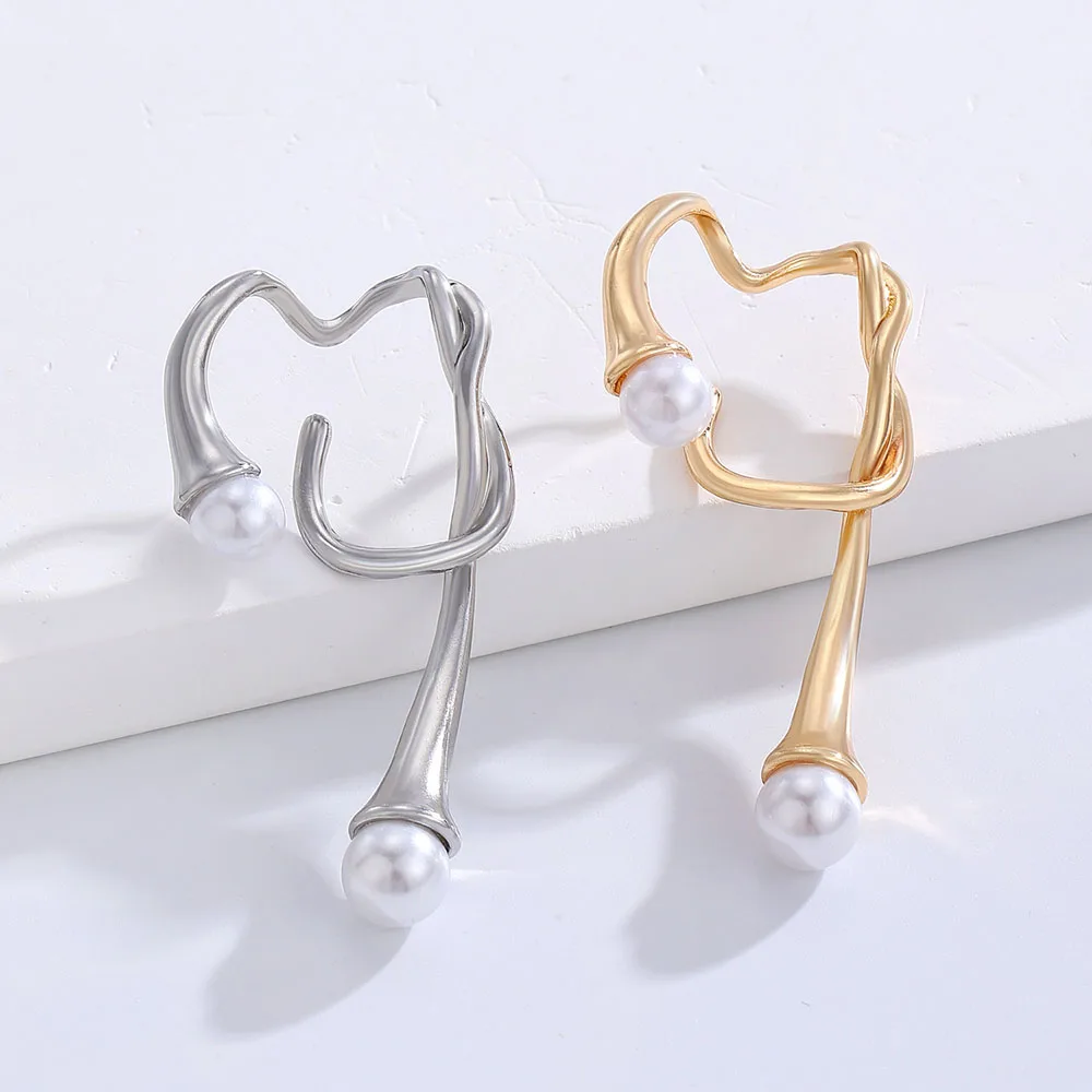 Metal Style Irregular Wrapped Clip Earrings for Women Elegant Pearl Liquid Droplet Shape Ear Loop Accessories Fashion Jewelry