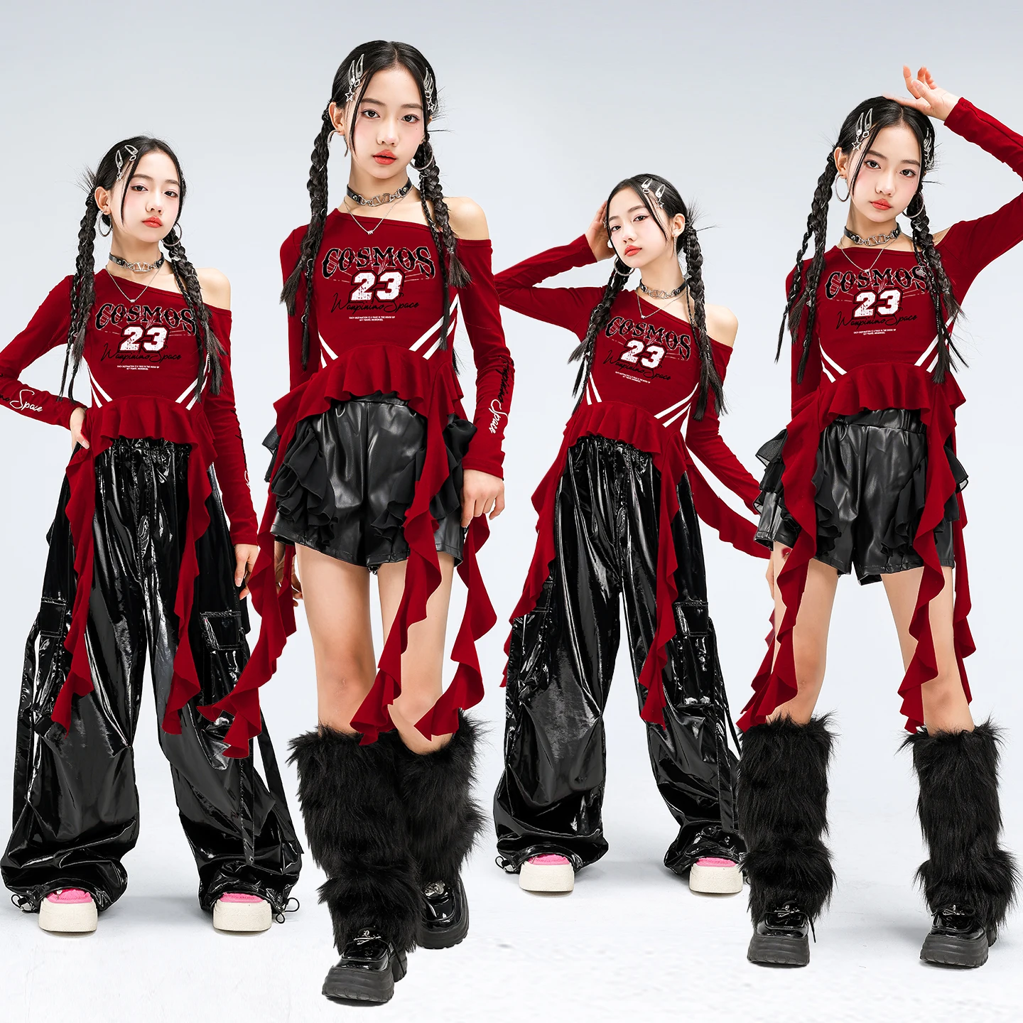 

Топ с открытыми плечами для девочек в стиле K-pop и блестящие брюки-карго ‌ Детская уличная одежда в стиле хип-хоп ‌ Комплект детской одежды для джазовых танцев: шорты и топ для девочек