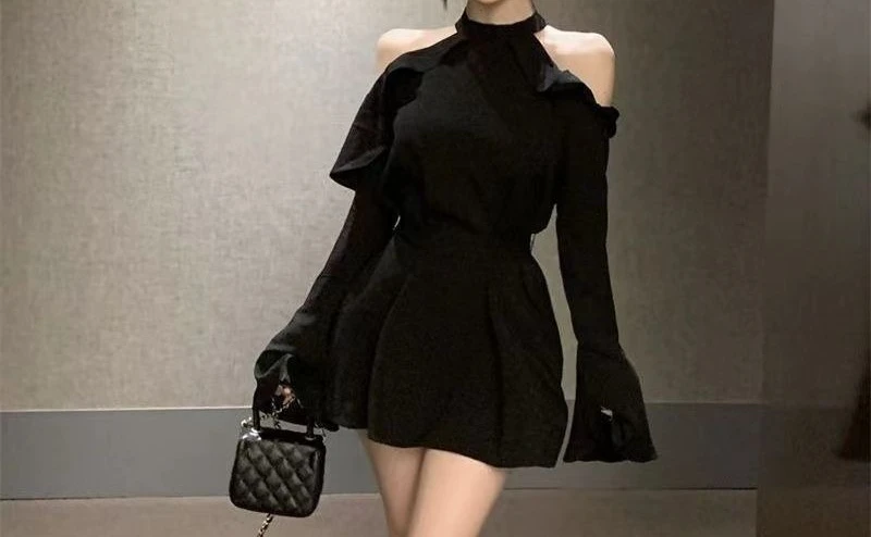 

Pure Desire Simple Temperament Waist Cinching Small Black Dress Women's Autumn 2026 New Versatile Short Skirt