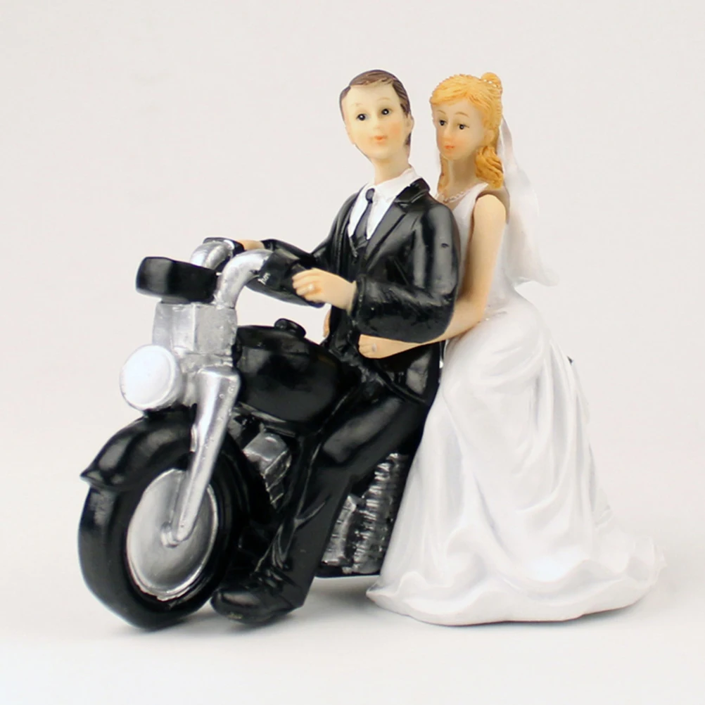 

Romantic Resin Cake Topper Bride Groom Decorative Couple Statue Wedding Couple Cake Topper For Party Celebration 13.5X5.5X12Cm