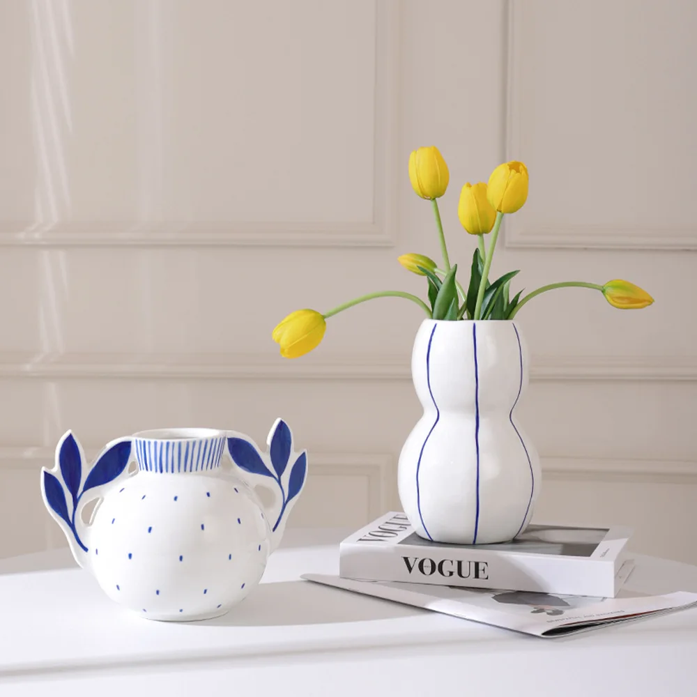 Nordic Blue White Polka Dot Ceramic Vase Leaf Shape Double Ear Flower Hand Painted Tabletop Dried Flower Home Decor Ornament