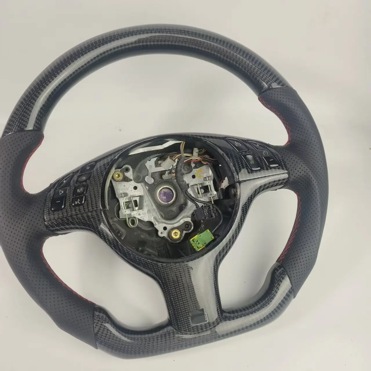 Carbon Fiber Steering Wheel for E46 (2000-2007)-Sports Style 35mm Grip 3/4 Spokes