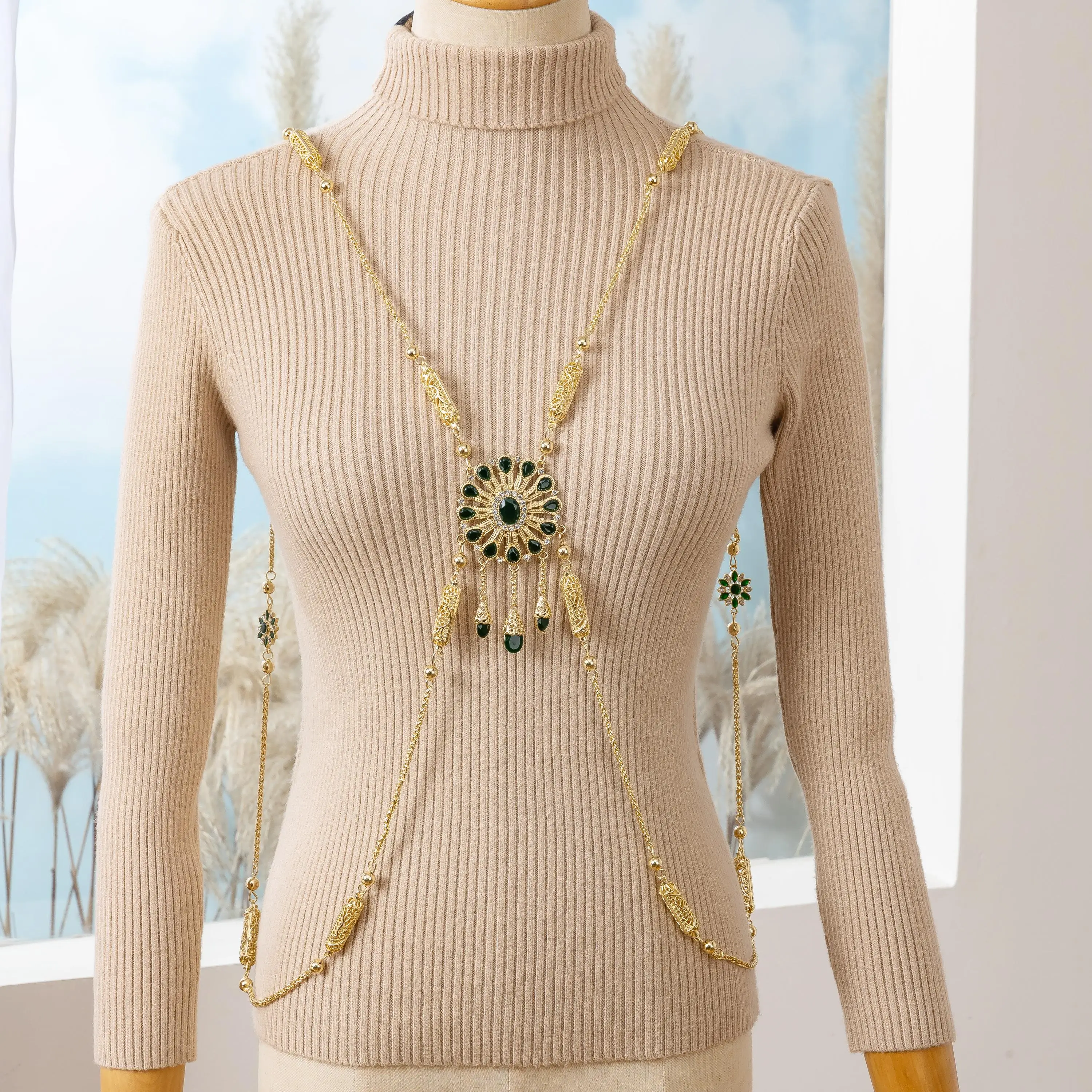 Luxury Gemstone Shoulder Chain Intricate Hollow Filigree Design Ethnic Statement Jewelry For Weddings Parties