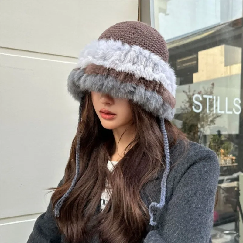 A woolen hat for women to keep warm in autumn and winter fur fisherman's that shows off the face small knitted ear-protecting