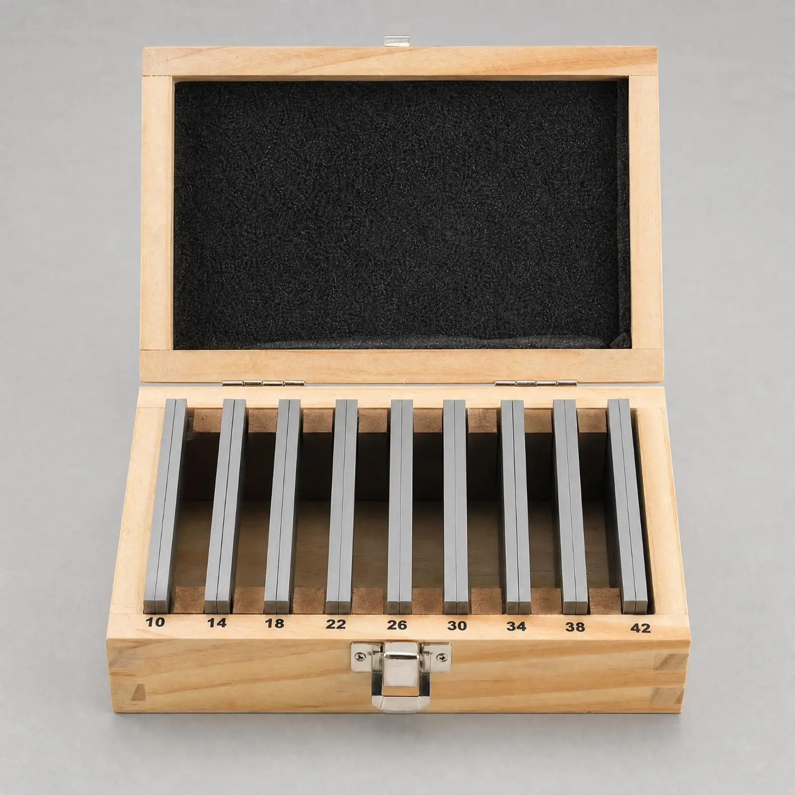 Hardened Parallel Block Set for Milling Machine Leveling with Wooden Storage Case Machinist Tool Accessory
