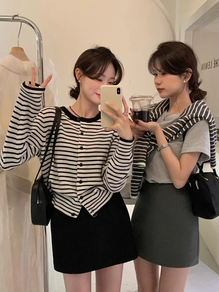 Korean Style Striped O-Neck Sweater Cropped Women Knit Cardigan 2026 Autumn Winter Elegant Casual High End Sweater Inner Tops
