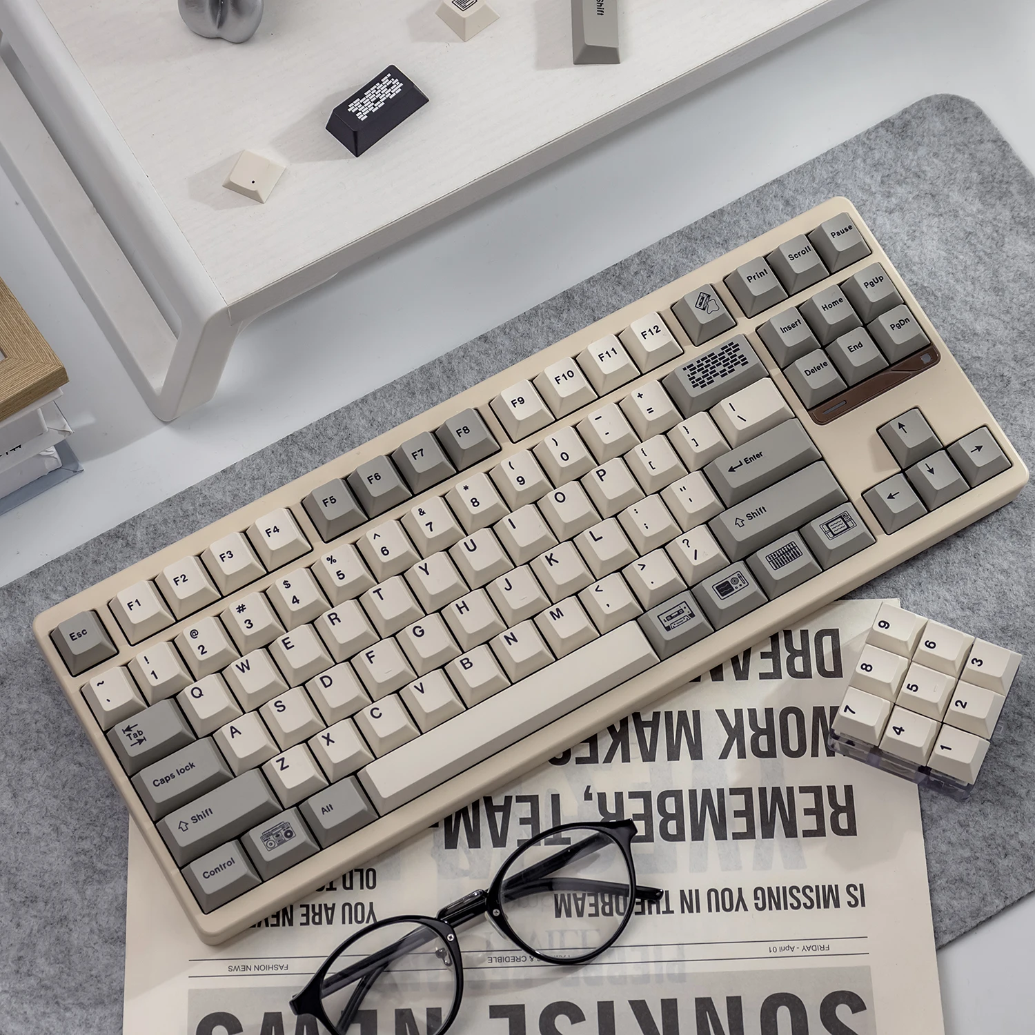 Retro Black Keycaps Dye-Sublimate Cherry Profile PBT keycaps Minimalist Keycaps For MX Switch Mechanical Keyboard