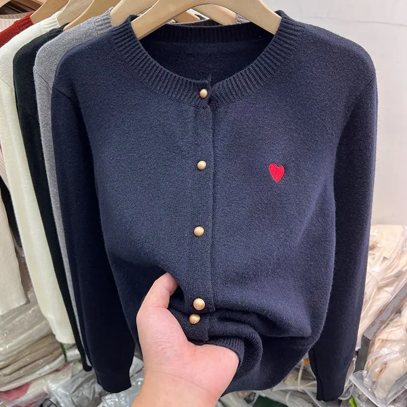 

New Round Neck Cardigan Sweater Women in Loose Wear and Versatile and Fashionable Love Embroidered Sweater Top