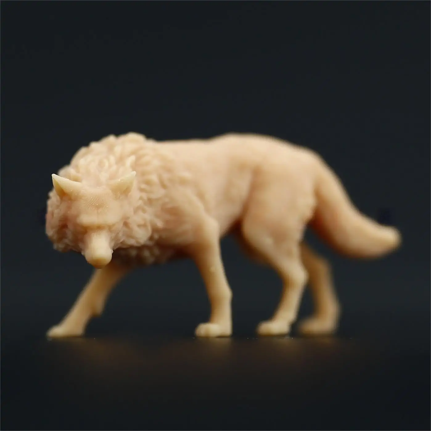 1/87 1/64 1/43  Coyote Wolf Miniature Figure Model Props Creative Photography Display Collection Decoration