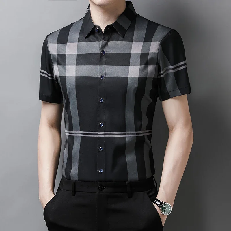 New Men\'s Business Casual Short Sleeved Shirt No Iron and Wrinkle Resistant Top