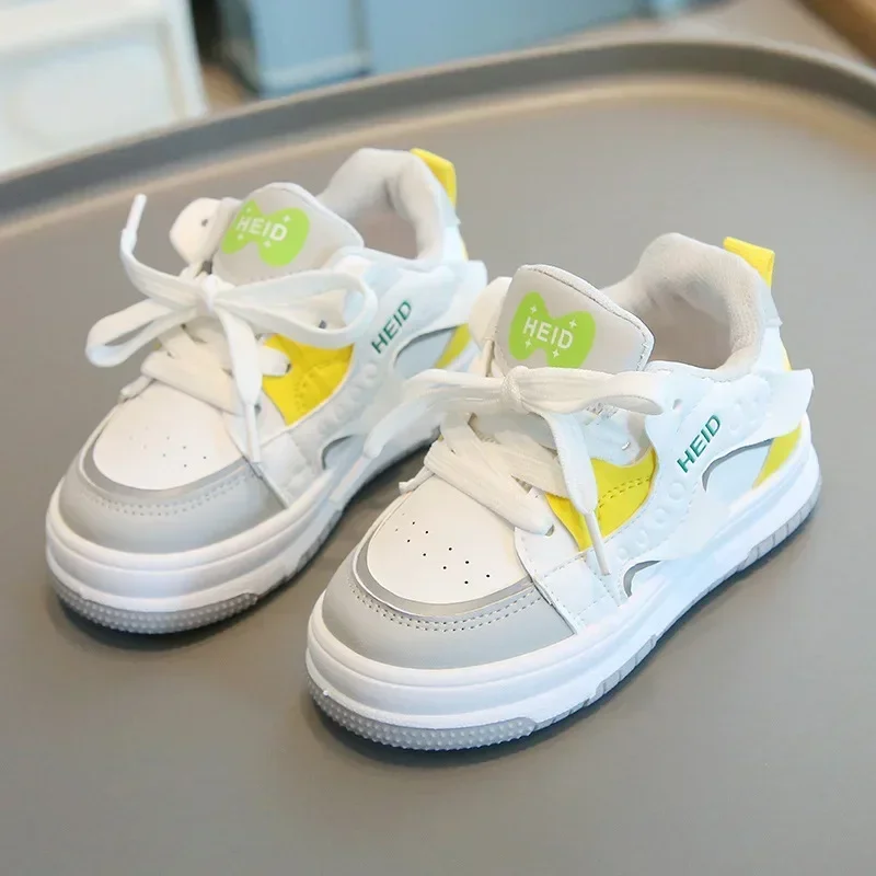 Nowe dziecięce buty do tenisa antypoślizgowe skórzane dziecięce trampki dla dziewczynek wiosenne jesienne chłopięce szkolne buty na co dzień