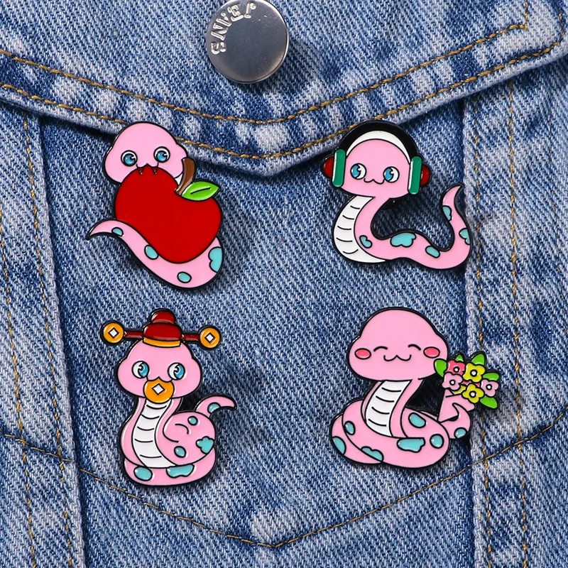 cartoon fashion pink snake brooch, animal badge backpack accessories