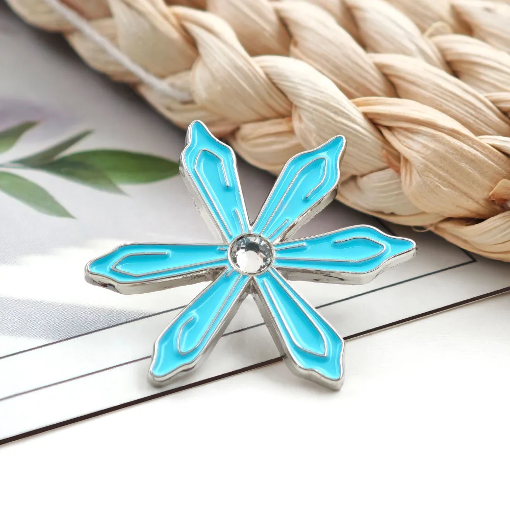 Simple Six Petal Flower Enamel Pin Kolinahr Flower Lapel Pin Sci-Fi TV Series Crystal Brooch Cartoon Peripheral Metal Badge Gift