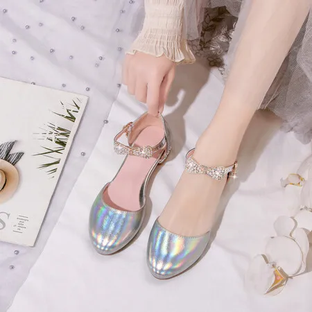 Zapatos de tacón bajo con hebilla para mujer y niña, calzado con lazo y diamantes de imitación, a la moda, 2024