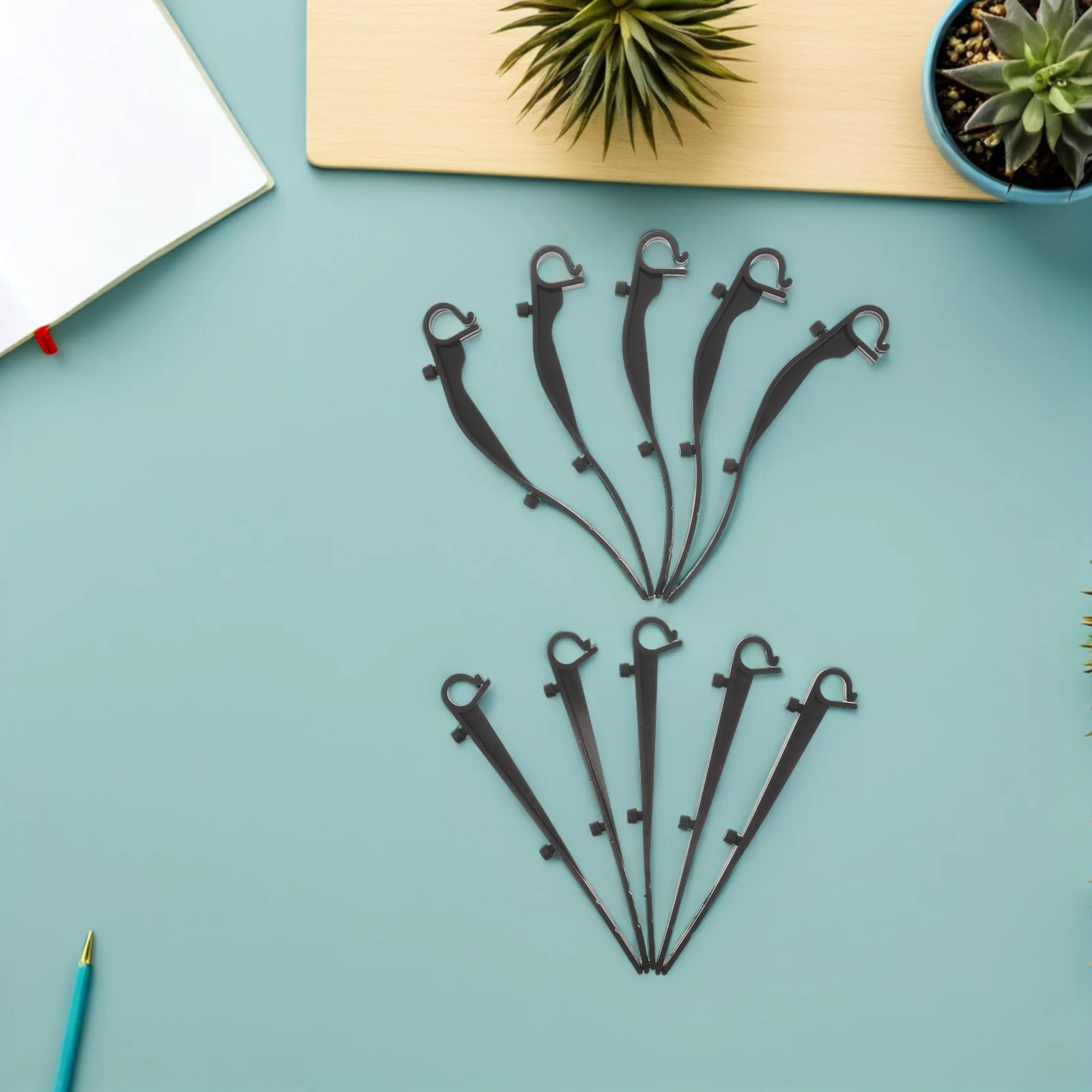 40Pcs Windproof Gutter Clips Plastic Fixing Fasteners for Gutter Mesh Protection Leaf Guard Screen Universal Fit Residential