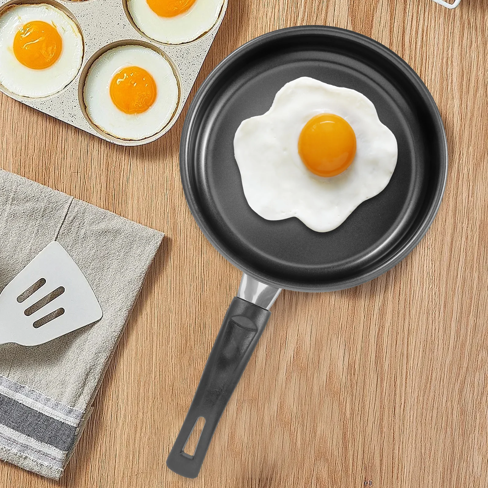 

Non-Stick Frying Pan 18cm Diameter Iron Pan Flat Bottom for Pancakes Eggs Scrambled Steak Bbq Frying Cooking Use