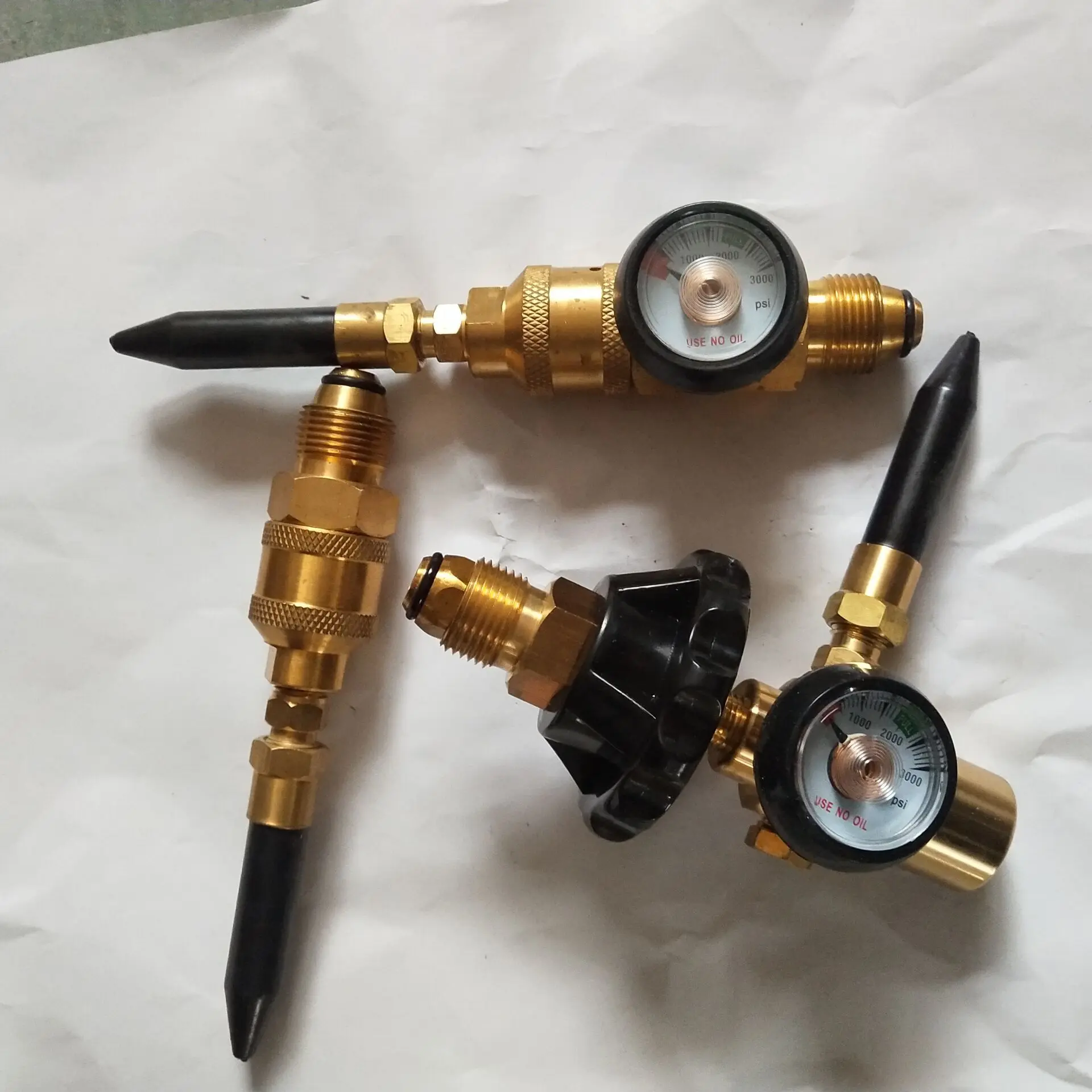 

Brass Pressure Reducer Medium Charger, Tilt Valve, Inflatable Ball Nozzle