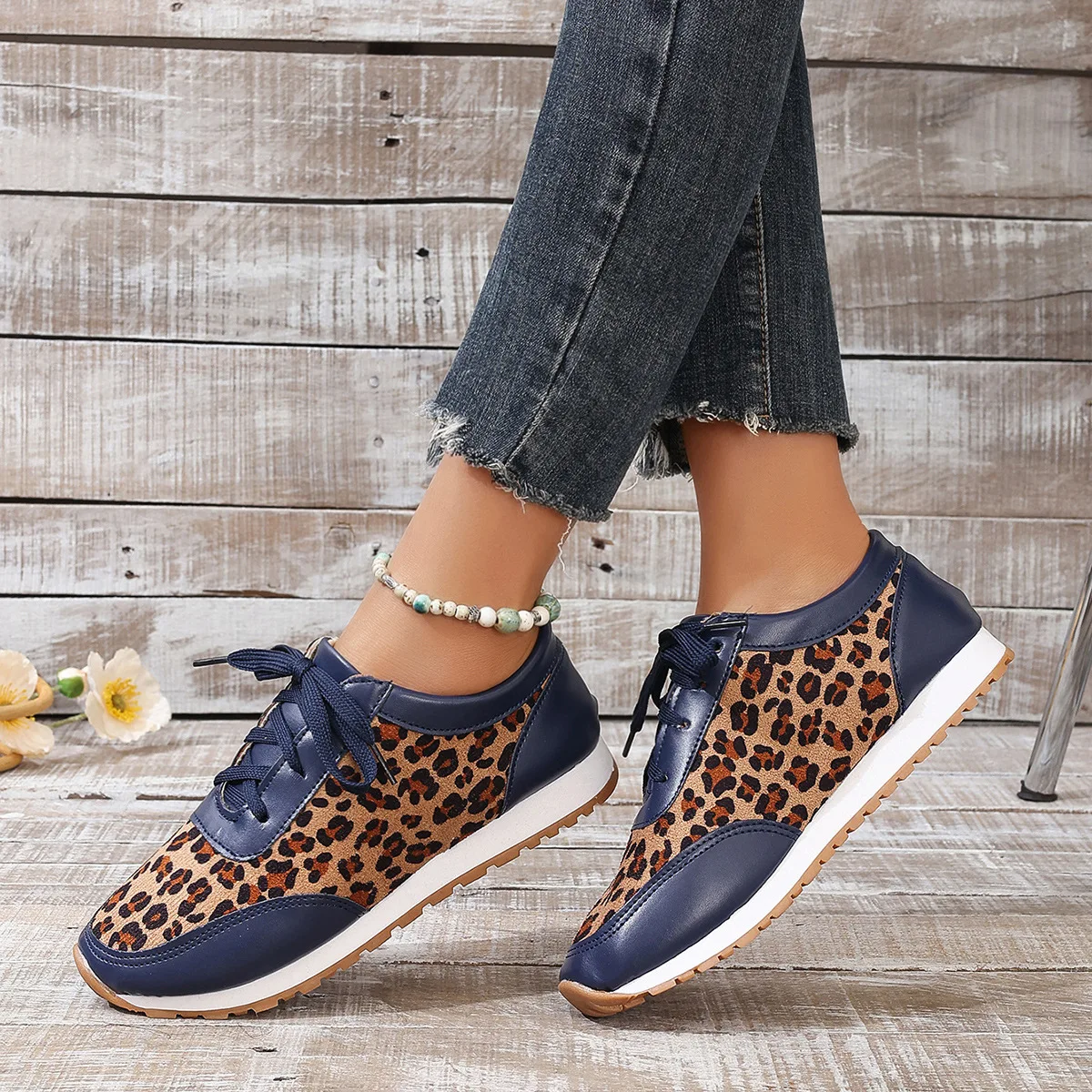 2025 summer new foreign trade plus-size women's thick bottom leopard print sneakers front lacing casual comfortable Roman style