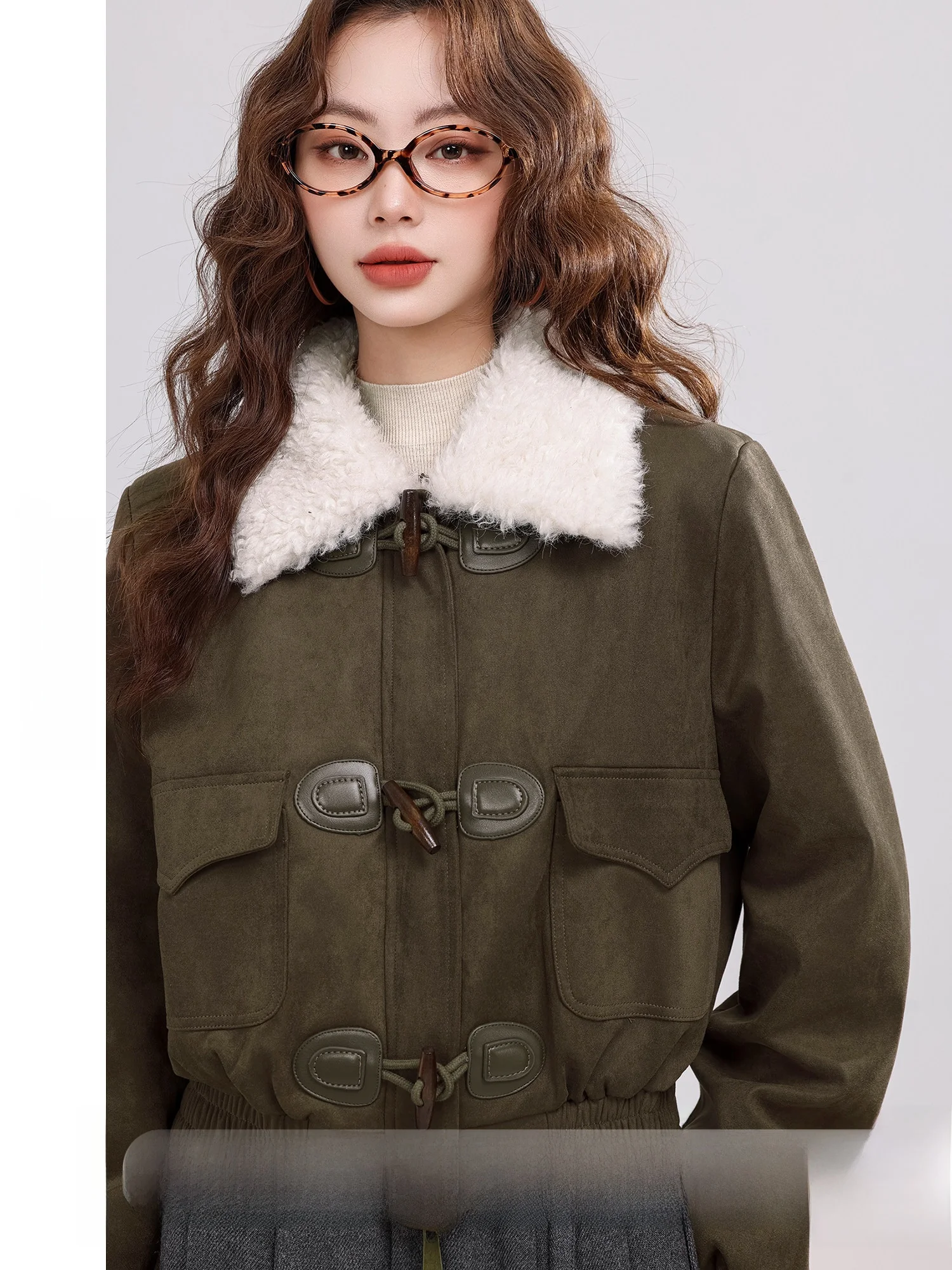 

Женская зимняя куртка Snowy Plum Branch в стиле ретро из замши и хлопка, новый уникальный дизайн, свободный крой, воротник на пуговицах, утепленная, из полиэстера.