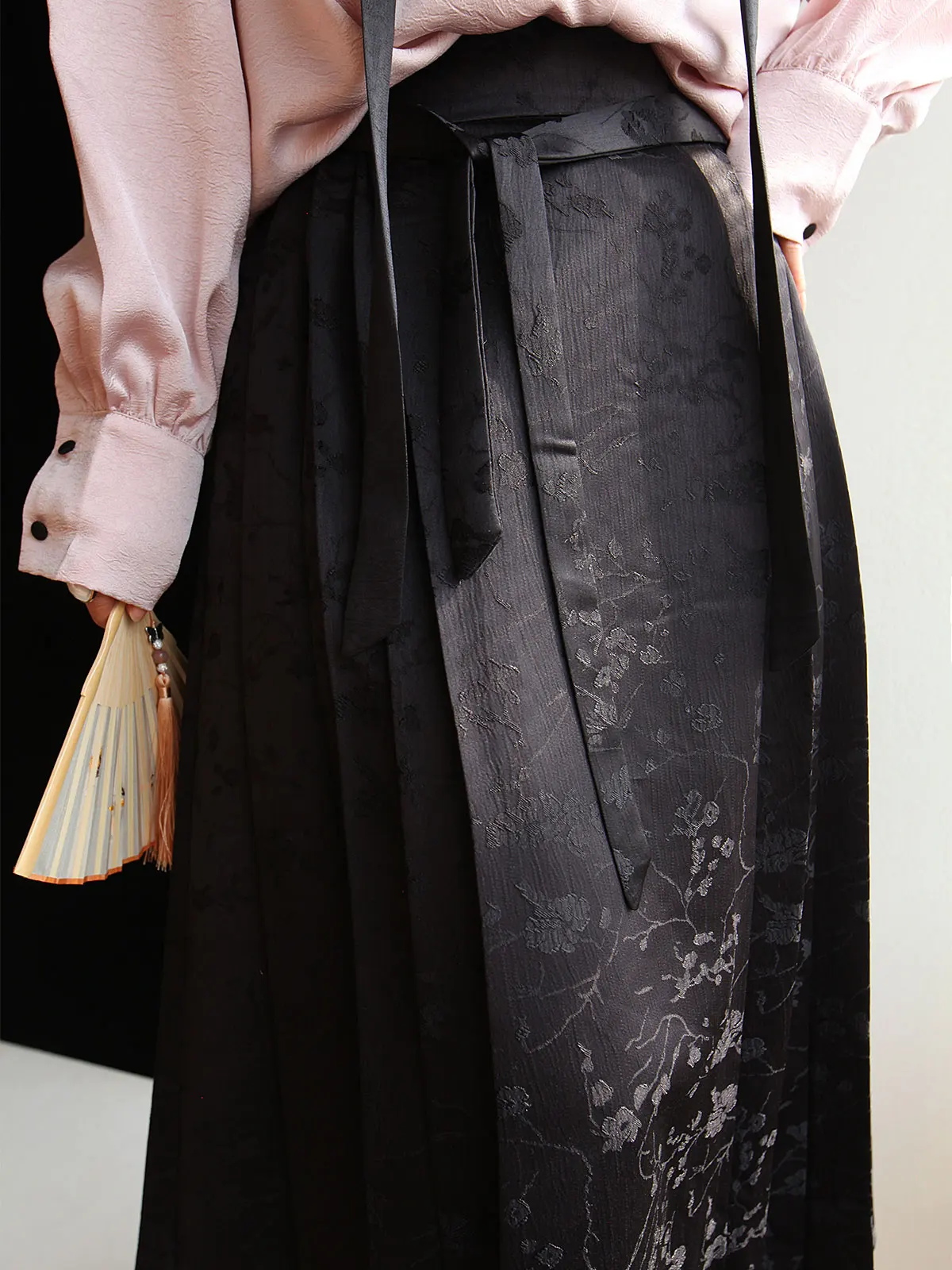 

New Chinese Sle High Waist Midi Skirt with k Pattern Embroidery Ast Editor Store f Body Skirt with Pleats And Belt