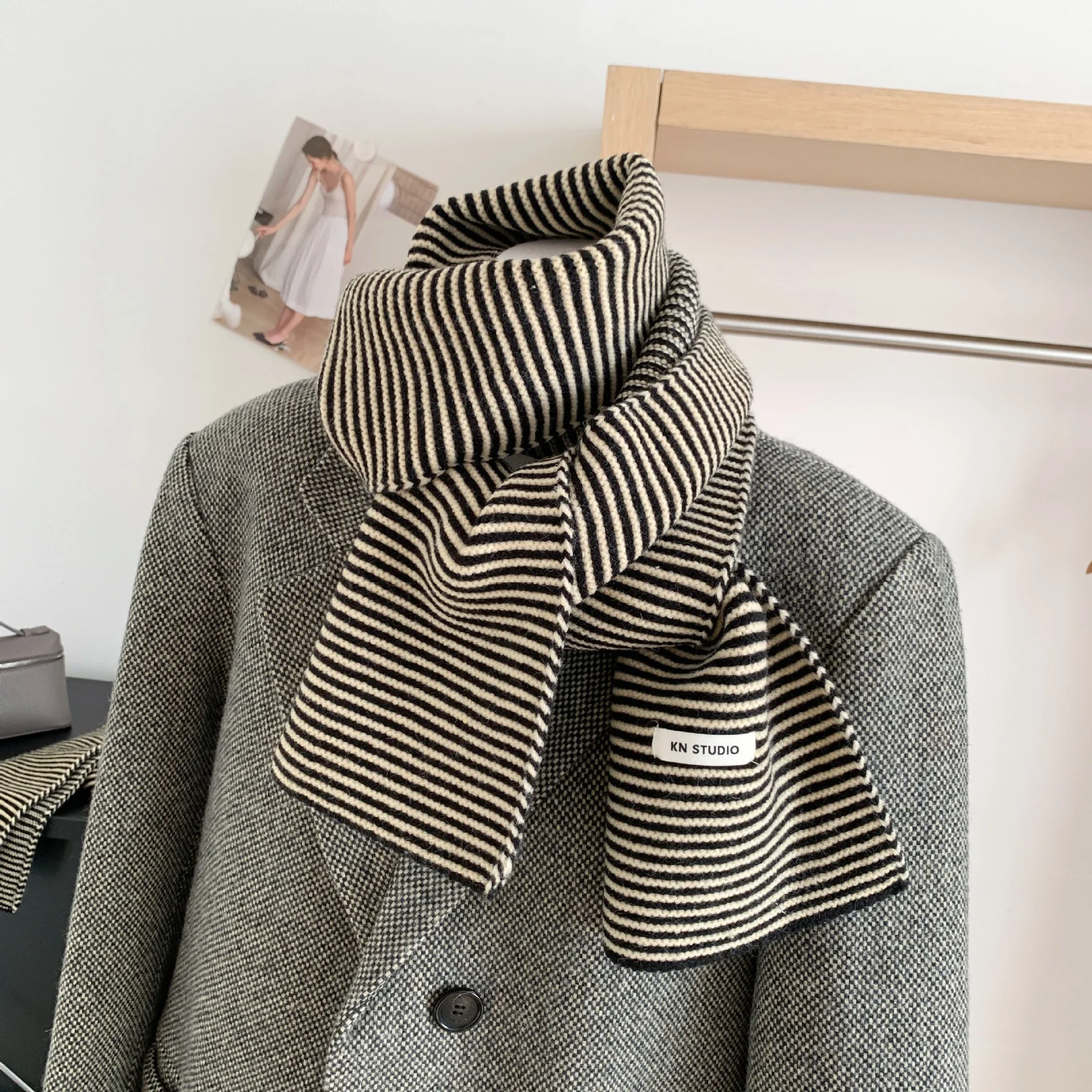 

Japanese Knitted Striped Scarf Women's Fashionable Versatile Concave Shape Small Scarf To Keep Warm in Autumn and Winter