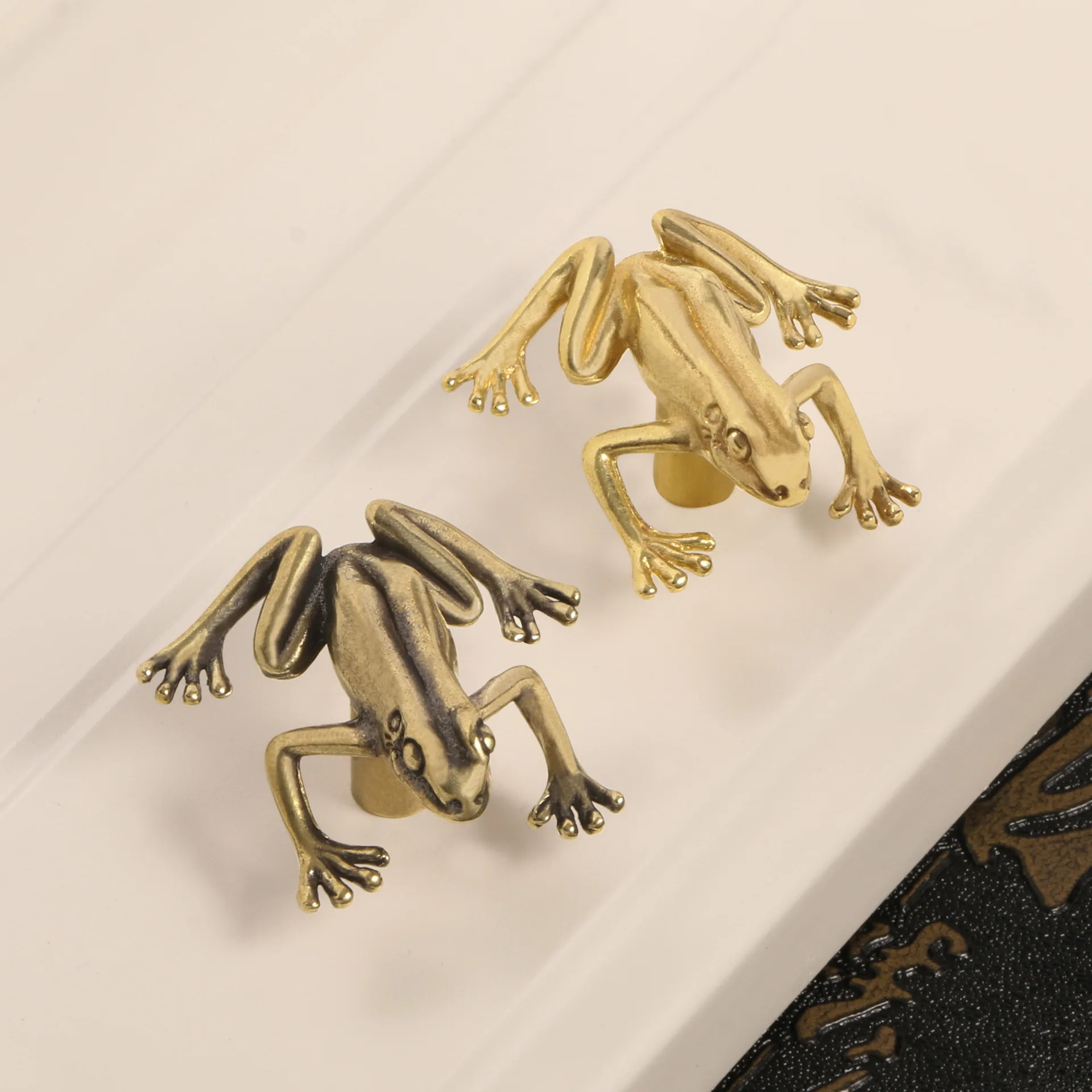 Creative Little Tree Frog Brass Door Handle Children's Bedroom Wardrobe Door Handle Frog Glass Frog Copper Hook
