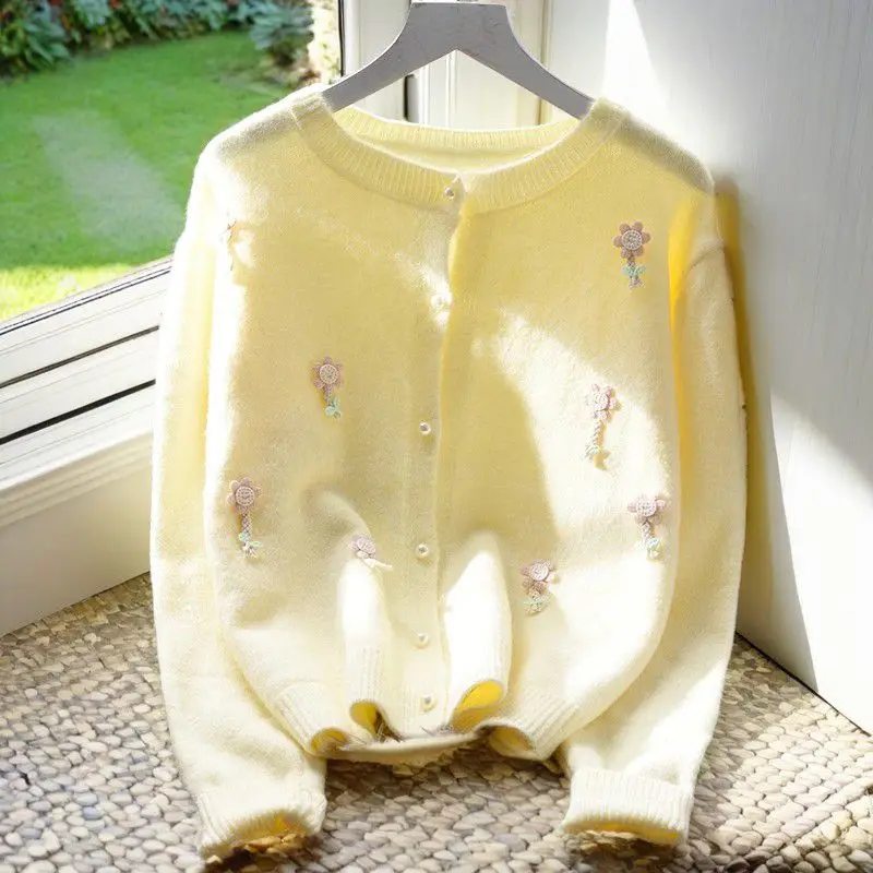 

Yellow Short Sweater For Women, Loose Fitting, Spring And Autumn New Styles, Fashionable And Sweet, With Many Knitted Cardigans