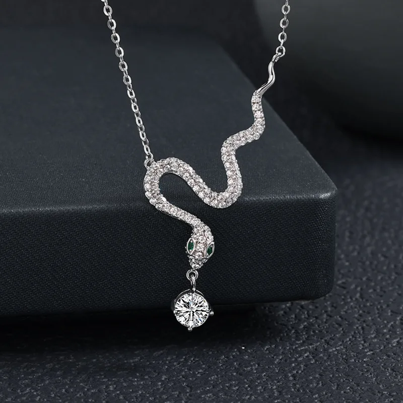 

French temperament s925 pure silver moissanite necklace, high-end snake pendant, jewelry accessories
