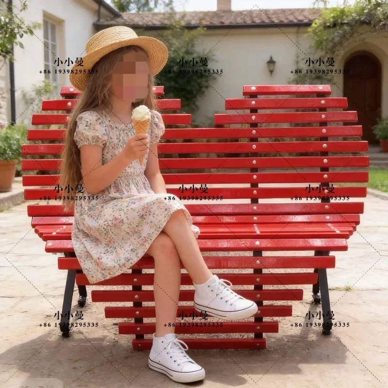 Red Heart Shaped Outdoor Lounge Chair Striped Bench for Park Courtyard Decoration Romantic Atmosphere Seating Furniture