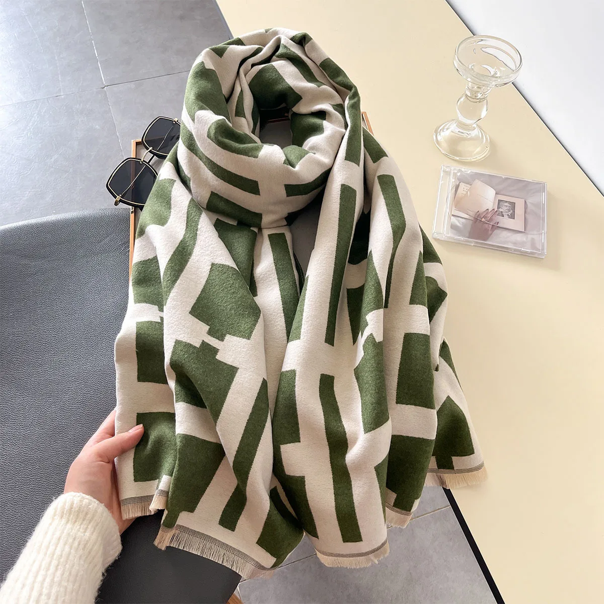 New 2024 Korean Fashion Scarves Luxury Design Men Women Warm Scarf Thick Student Travel Wrap Bufanda Echarpe Blanket Shawl Cloak