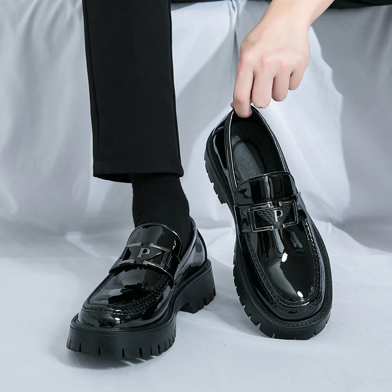 Mocassins Homme Tendance WORLDLYDA – Chaussures Cuir Synthétique Confortables, Enfilage Facile, Idéal Conduite, Bureau, Soirées