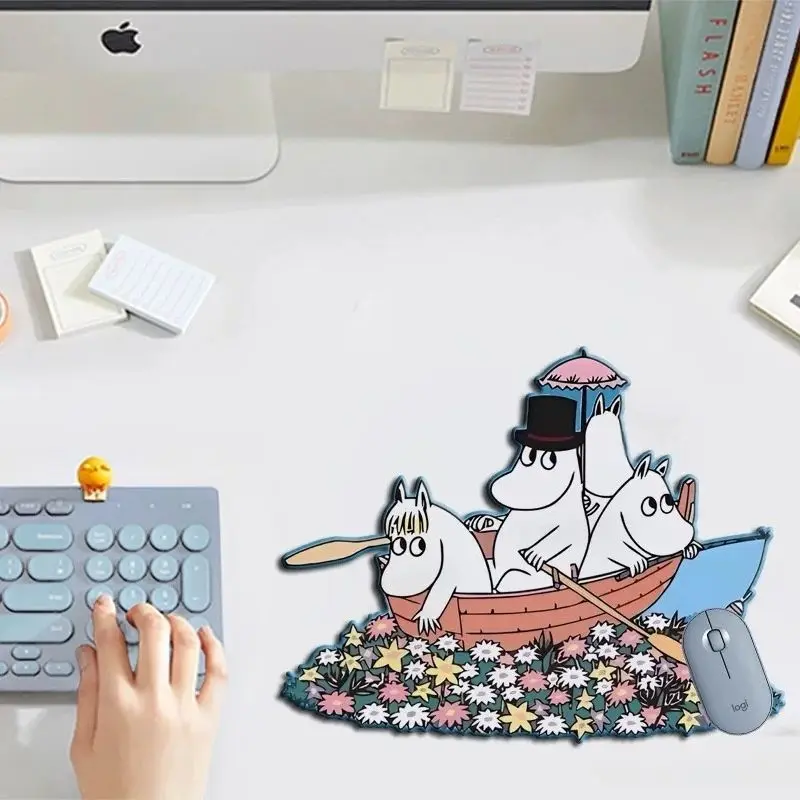 Moomin Stilvolle neue weiche Schreibtischunterlage mit abstraktem Design, rutschfeste Mausmatte, tragbare Computer-Schreibtischunterlage für den Haushalt und den täglichen Gebrauch