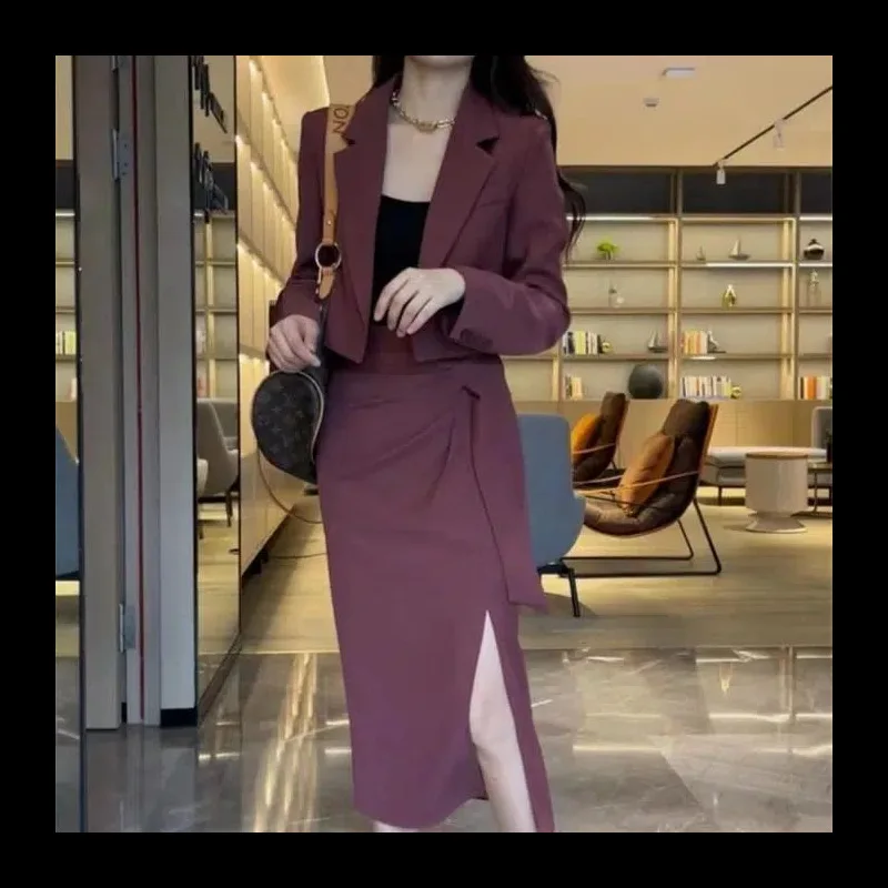 Suit women's summer 2024 new high-grade long-sleeved short suit jacket split hip skirt two-piece suit.