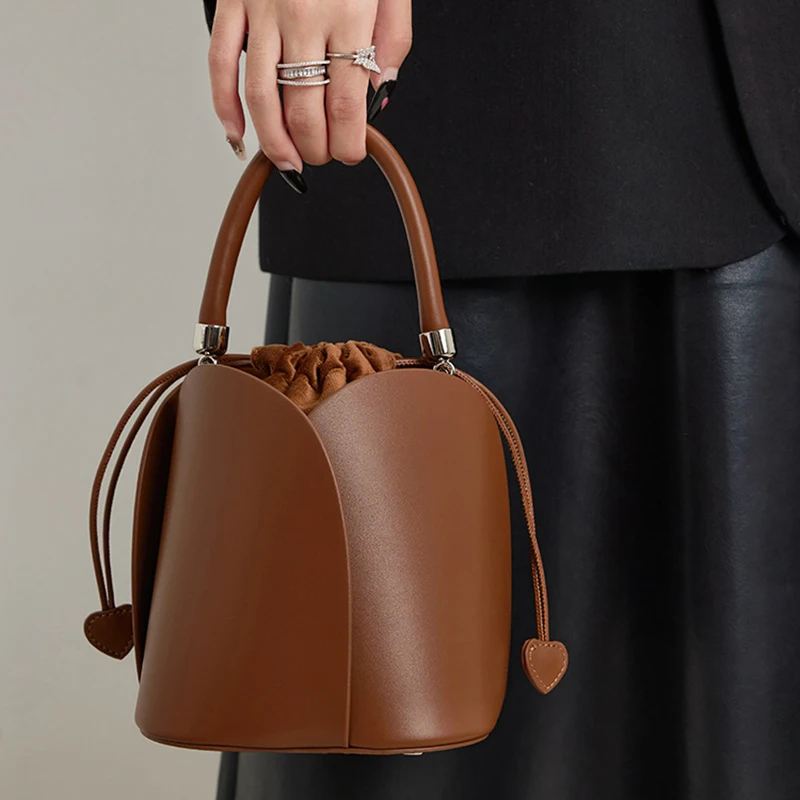 

Brand Petal-shaped Handbag Elegant High-end Versitle Handbag For Women Luxury Designer Niche Retro Genuine Leather Bucket Bag