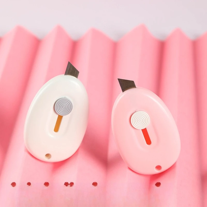 البسيطة الإبداعية لطيف سلسلة مفاتيح من الكرتون سكّين متعدّد الاستخدامات المحمولة الفن كرافت الة قطع الورق صندوق فتاحة أداة DIY بها بنفسك