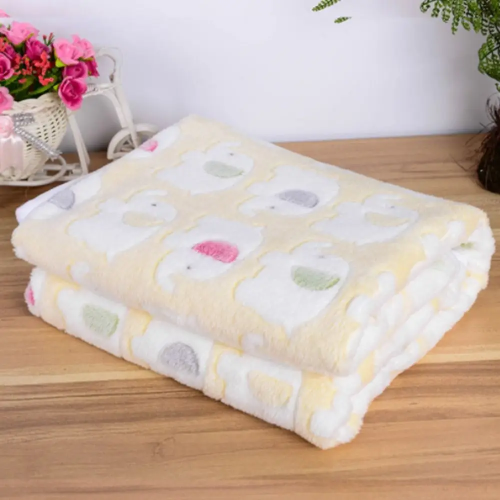 Comfortable Thick Dogs  Bone Pattern Cats Paw Pet Blanket Flannel Blanket Winter Quilt Fleece Blanket