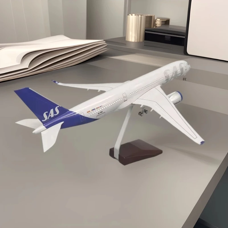 

A350-900 SAS 1:130 Scale 47CM Scandinavian Airlines Diecast Airplanes Model with LED Light Collection Ornaments Home Decorations