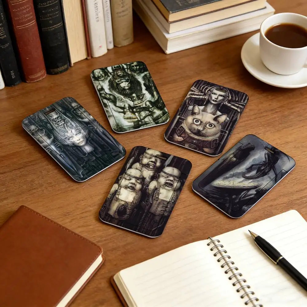 H.R. Giger Tarot der Unterwelt Schlüsselband mit Rückclip-Halter und Kartenhalter, drehbarer Ausweishalter, Familiengeschenk
