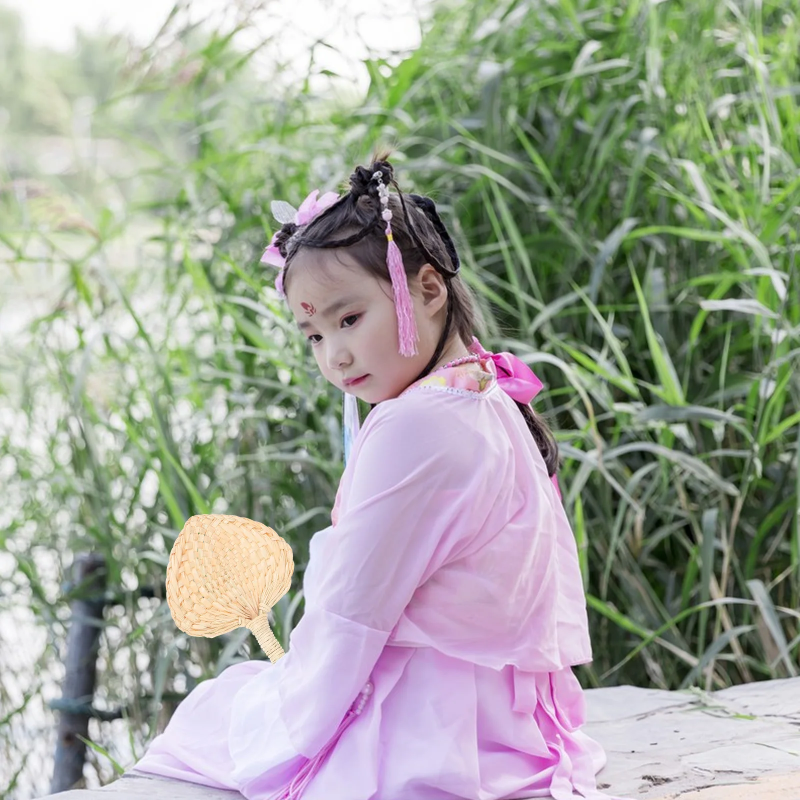 

Palm Leaf Natural Handmade Handheld Fan Chinese Style Summer Cooling Wedding Party Home Decor Asian Fans Handheld