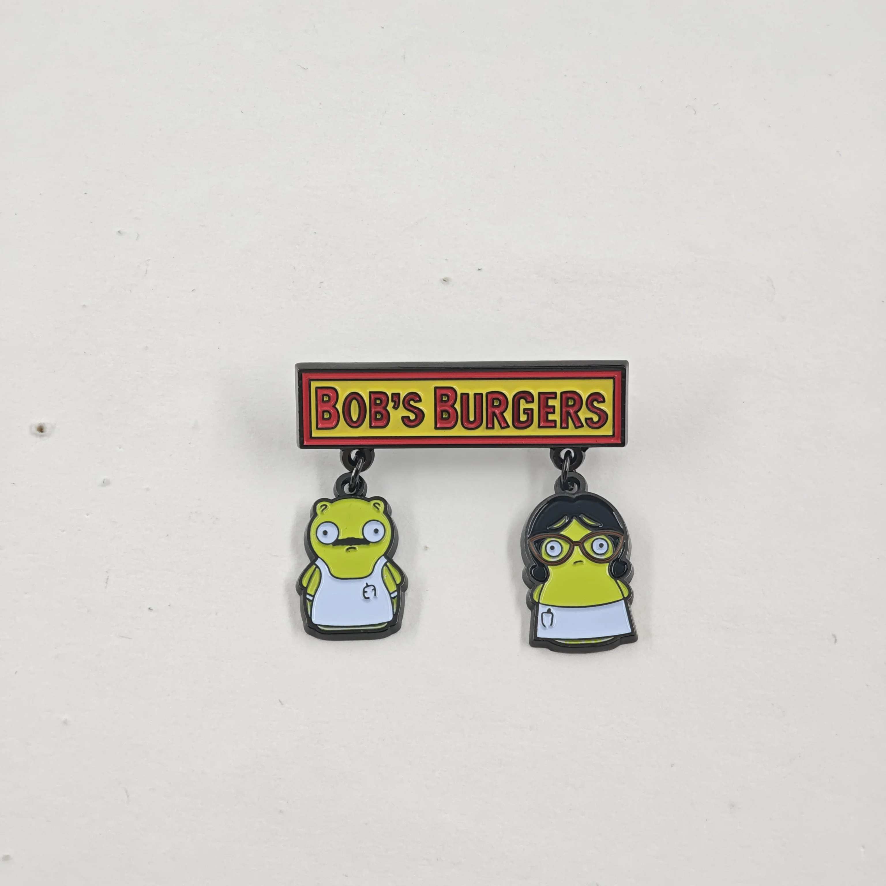 Niedliche grüne Monster-Anstecknadel aus Emaille, niedliche Brosche mit beweglicher Kette, Cartoon-Reversnadel, lustiger Schmuck für Fans, Geschenk für den Rucksack. – Detail 12
