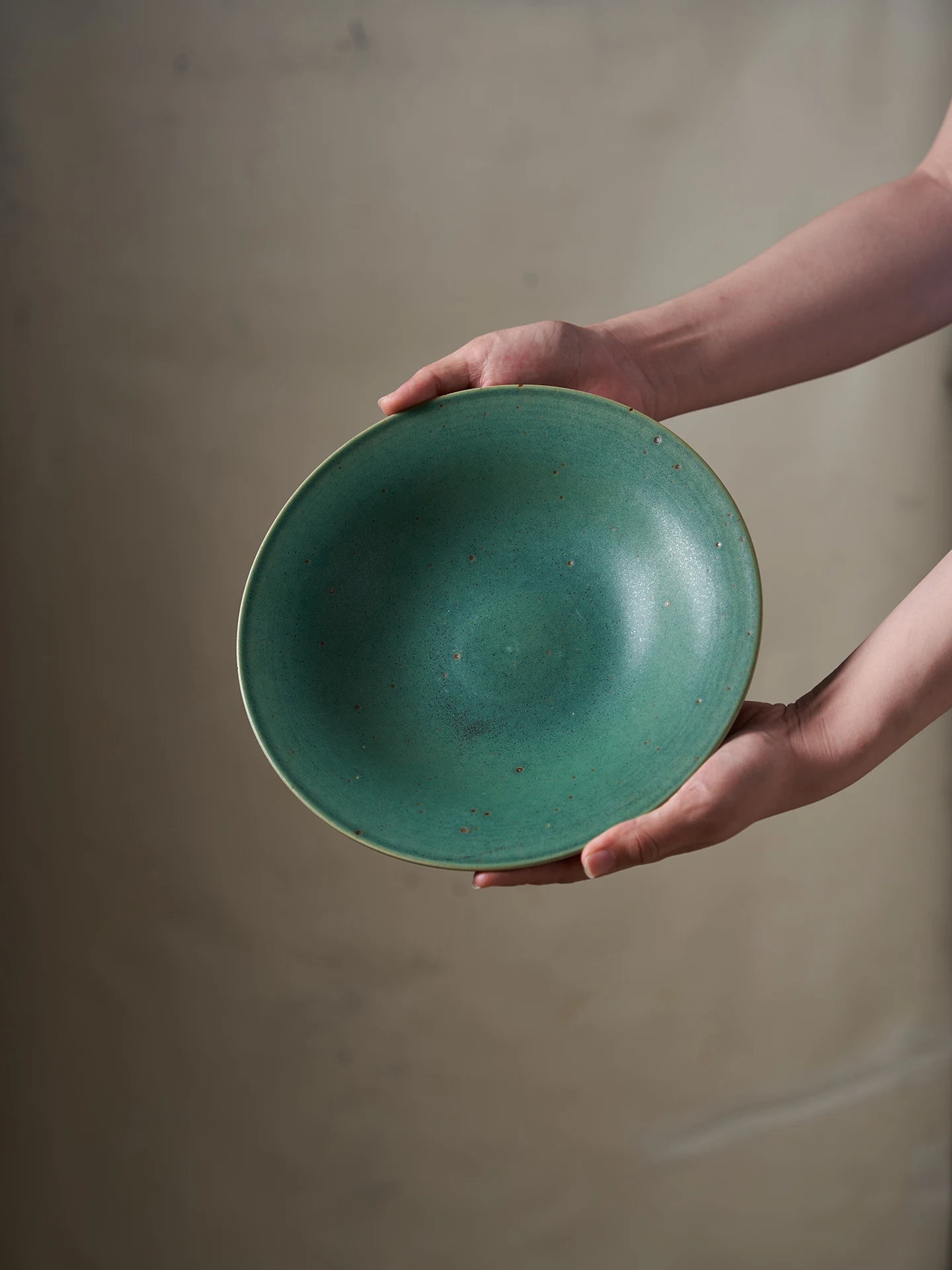 

Тарелка для фруктов и салатов в японском стиле из грубой керамики Autumn Field Family, винтажная, с высокотемпературной эмалью, маленькая, в форме соломенной шляпы