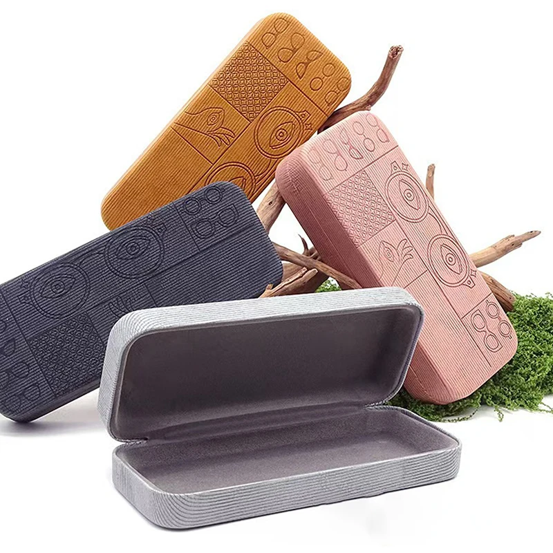 1pc Geometric Pattern Glasses Case Portable Stylish Square Eyewear Holder With Embossed Designs For Men's Fashion Accessories