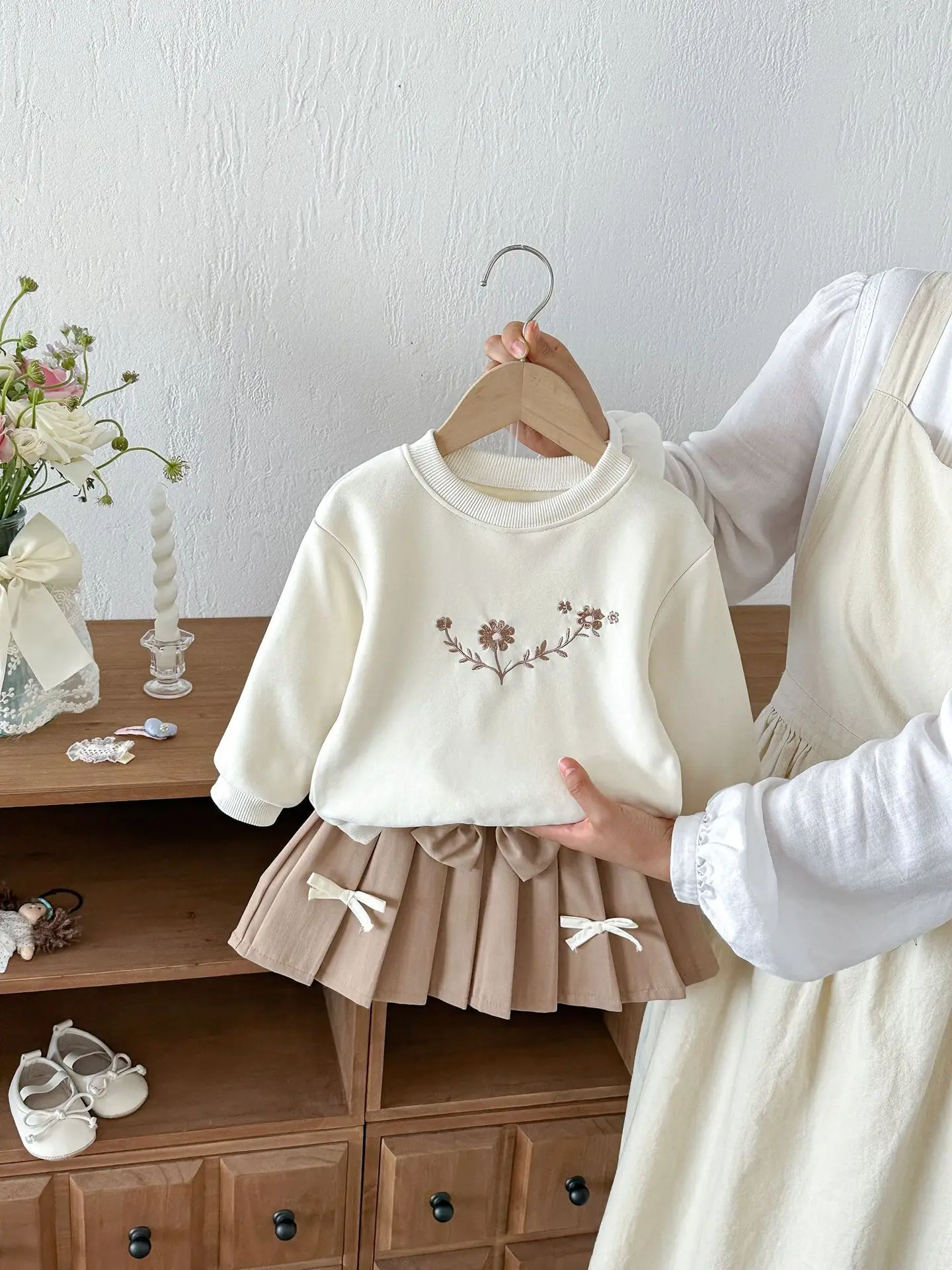 2026 Autumn New Baby Girl Long Sleeve Clothes Set Girls Flower Embroidery Sweatshirt + Pleated Skirt 2pcs Suit Toddler Outfits