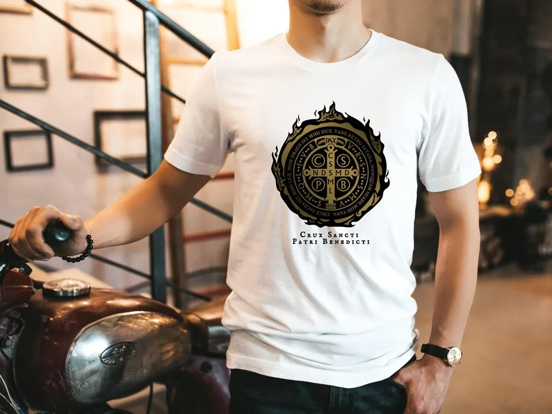

Men's Benedictine Medal T-shirt Roman Catholic dress Saint Benedict of Nusia Father's Day Gift Men's Catholic shirt tops