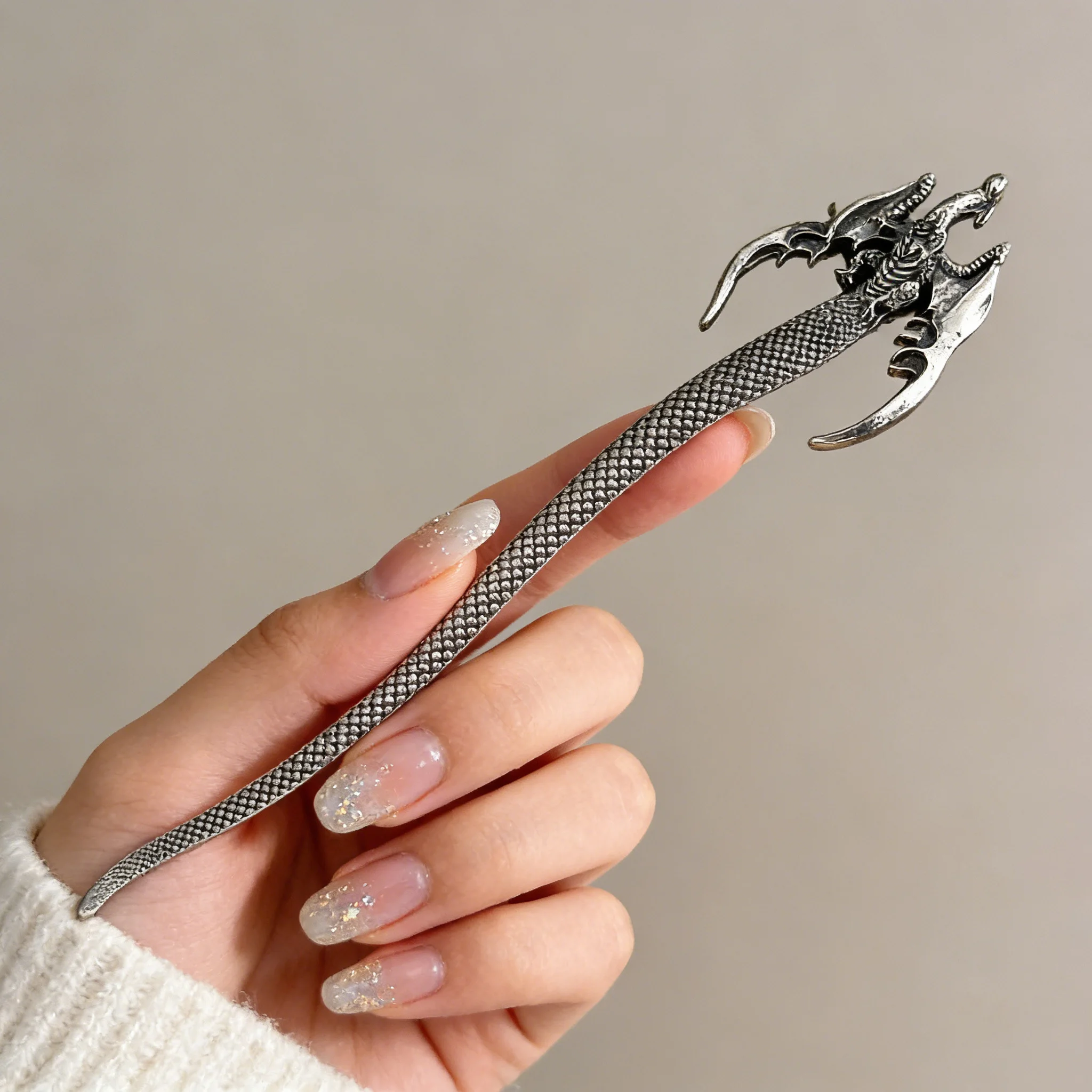 Creatieve Retro Gepersonaliseerde Unieke Kleine Draak Mode Niche Legering Haarspeld Vlinder Comic Tentoonstelling Cos Kleding Accessoires