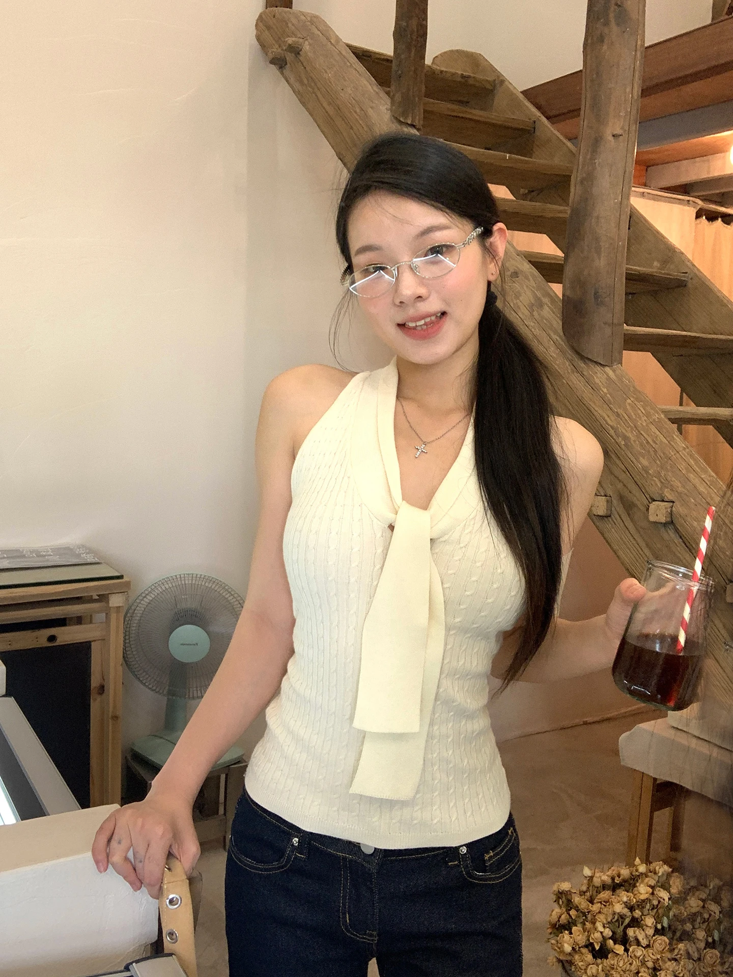 

Red Celebri Studio Strapl Vest Women's Summer Outdoor Wear 2025 New Ele Bal Svel Ne Hanging Top