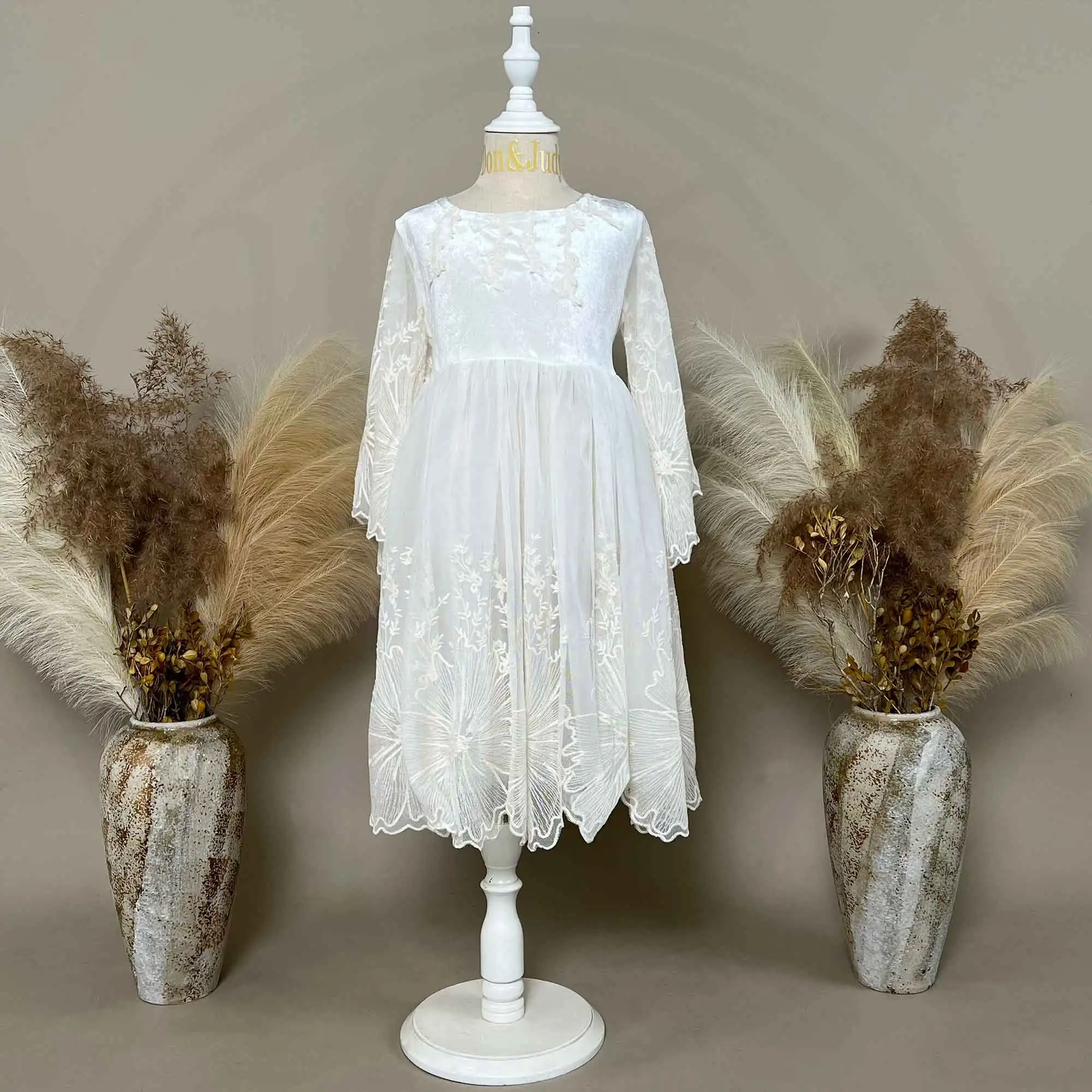 Don&Judy Girls Long-Sleeve Velvet Dress with Lace Appliqué Bodice and Embroidered Tulle Skirt for Little Princess Photoshoot