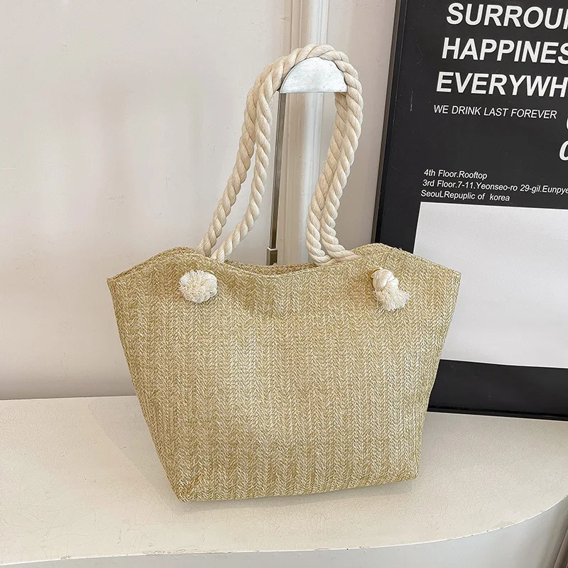 

New Straw Woven Bag Versatile Shoulder Bag Chic Casual Women's Underarm Pouch Simple Tote Bag Summer Woven Straw Tote Pouch