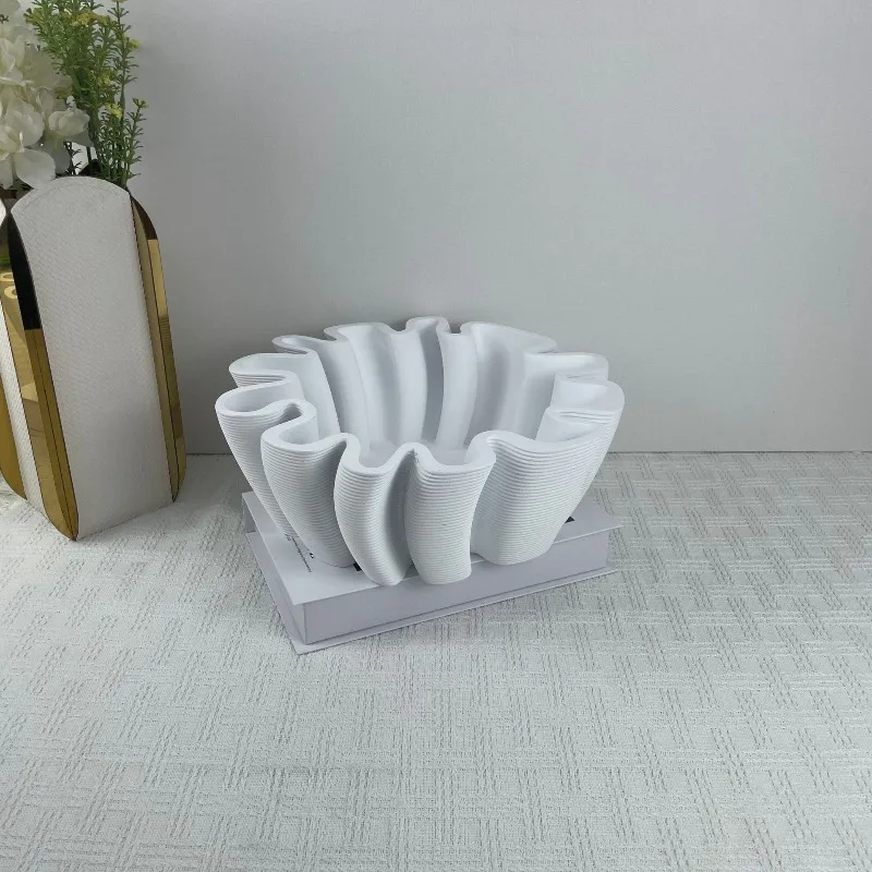 

Modern simple and special-shaped, resin flower ware in the sales office, living room TV cabinet, soft decoration in the entrance